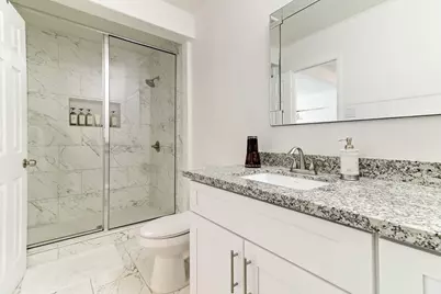 201 Southern Oaks Drive, Lake Jackson, TX 77566 - Photo 17