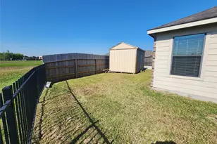 9002 St Laurent Ln, Houston, TX 77044 - Photo 25
