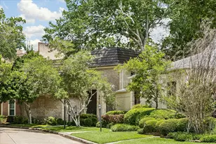 9623 Longmont Dr, Houston, TX 77063 - Photo 47