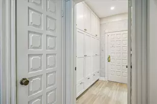 9623 Longmont Dr, Houston, TX 77063 - Photo 25