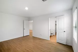 104 Pine Bend Ct, Magnolia, TX 77354 - Photo 11