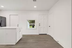 1202 N Roberson St, Conroe, TX 77301 - Photo 9