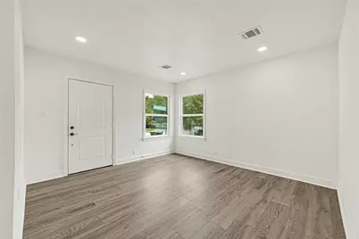 1202 N Roberson Street, Conroe, TX 77301 - Photo 3