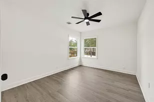 1202 N Roberson St, Conroe, TX 77301 - Photo 27