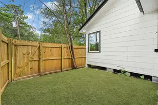 1202 N Roberson St, Conroe, TX 77301 - Photo 37