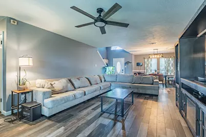 2304 Caroline Street, Dickinson, TX 77539 - Photo 5