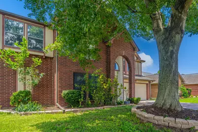 2304 Caroline Street, Dickinson, TX 77539 - Photo 3