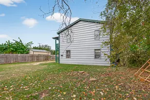 105 Clear Lake Rd, Highlands, TX 77562 - Photo 25