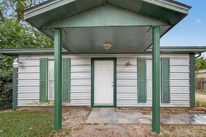 105 Clear Lake Road #A, Highlands, TX 77562 - Photo 5