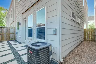 2054 Johanna Crk Dr, Houston, TX 77055 - Photo 31