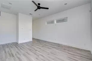 2054 Johanna Crk Dr, Houston, TX 77055 - Photo 11