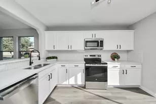 1718 Peyton Circle Court, Houston, TX 77049 - Photo 11
