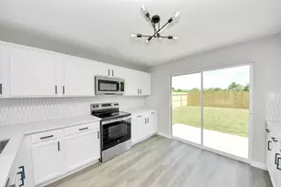 1718 Peyton Circle Court, Houston, TX 77049 - Photo 11