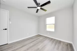 1718 Peyton Circle Court, Houston, TX 77049 - Photo 27
