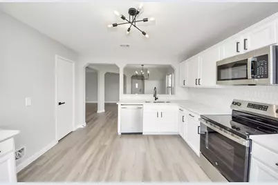1718 Peyton Circle Court, Houston, TX 77049 - Photo 9