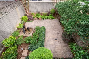 1650 Bonnie Brae St, Houston, TX 77006 - Photo 13