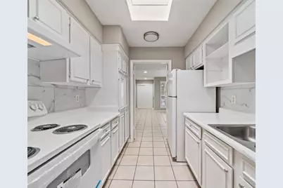 9809 Richmond Avenue #E14, Houston, TX 77042 - Photo 15
