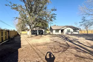 4835 County Rd 380, Rosharon, TX 77583 - Photo 1