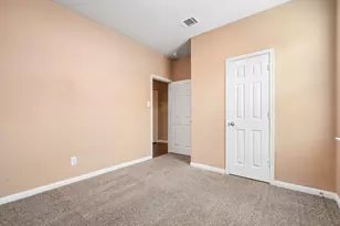 128 Robertson Ln, Jarrell, TX 76537 - Photo 23