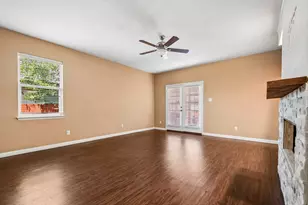 128 Robertson Ln, Jarrell, TX 76537 - Photo 11