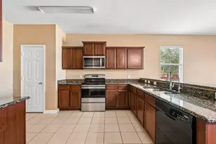 128 Robertson Ln, Jarrell, TX 76537 - Photo 3