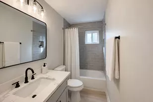 13638 Greenridge Dr, Sugar Land, TX 77498 - Photo 15