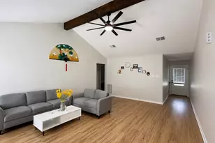 13638 Greenridge Dr, Sugar Land, TX 77498 - Photo 5