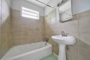 2315 Kabee St, Houston, TX 77020 - Photo 9