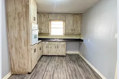 3270 Christopher Street, Beaumont, TX 77708 - Photo 7