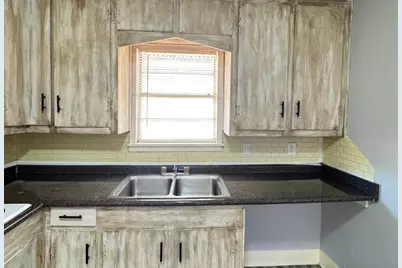 3270 Christopher Street, Beaumont, TX 77708 - Photo 11