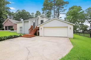 15207 Jamaica Dr, Willis, TX 77318 - Photo 5