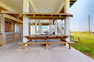 2809 Tradewind Ln, Crystal Beach, TX 77650 - Photo 7