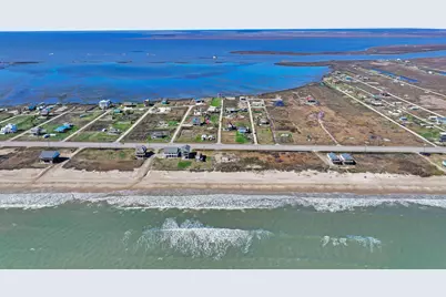 1067 Sea Gull St, Gilchrist, TX 77617 - Photo 7