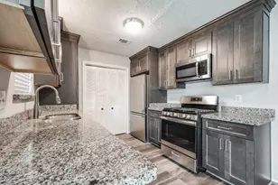 318 Blue Tail Dr, Houston, TX 77336 - Photo 7