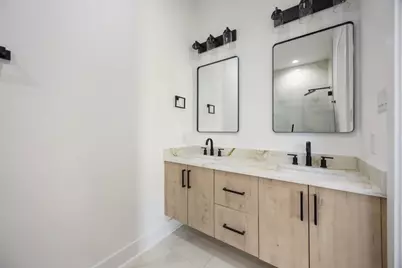 7920 Boy Street #A/B, Houston, TX 77051 - Photo 19