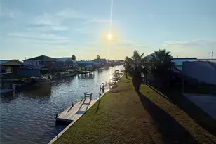 1535 County Rd 201, Sargent, TX 77414 - Photo 9