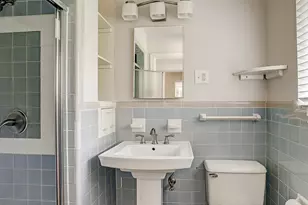 2102 Sheridan St, Houston, TX 77030 - Photo 9
