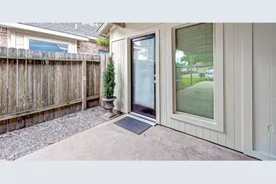 6018 1/2 Berendo Street #A, Houston, TX 77092 - Photo 5