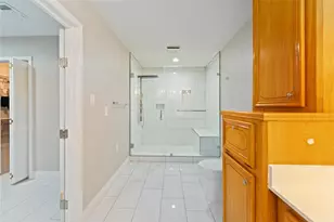 201 Midway Dr, Baytown, TX 77521 - Photo 9