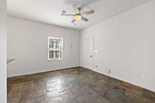 631 Cortlandt St, Houston, TX 77007 - Photo 9