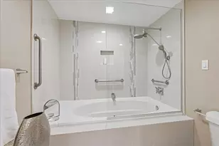 49 Briar Hollow Ln, Houston, TX 77027 - Photo 27