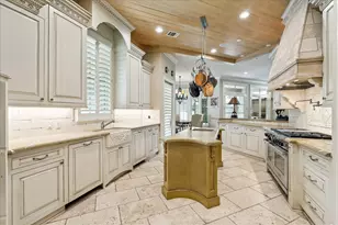 2242 Pelham Dr, Houston, TX 77019 - Photo 11