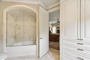 2242 Pelham Dr, Houston, TX 77019 - Photo 27