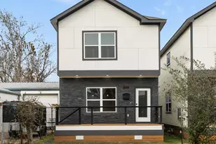 911 Panama Blvd, Houston, TX 77009 - Photo 1