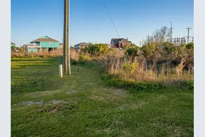993 Gulf Road, Crystal Beach, TX 77650 - Photo 13