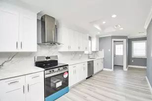 9126 Troulon Dr, Houston, TX 77036 - Photo 21