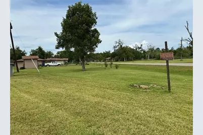 304 Edgewater Drive, Clute, TX 77531 - Photo 7