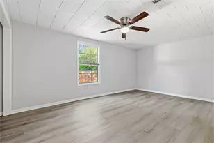 207 Farrer St, Angleton, TX 77515 - Photo 17