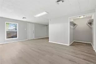 207 Farrer St, Angleton, TX 77515 - Photo 15