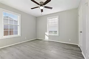 207 Farrer St, Angleton, TX 77515 - Photo 15